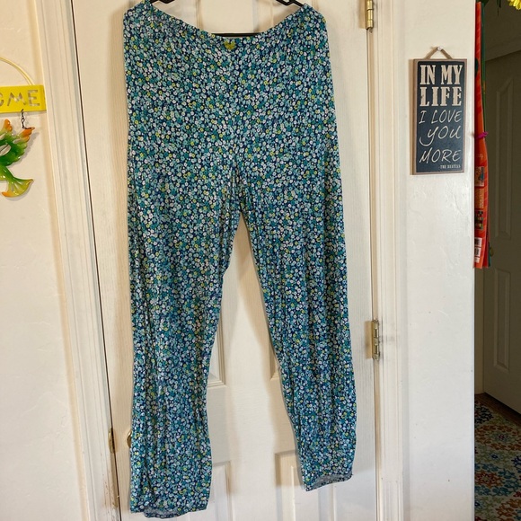 ADORABLE Vera Wang pajamas size medium set - Picture 2 of 5